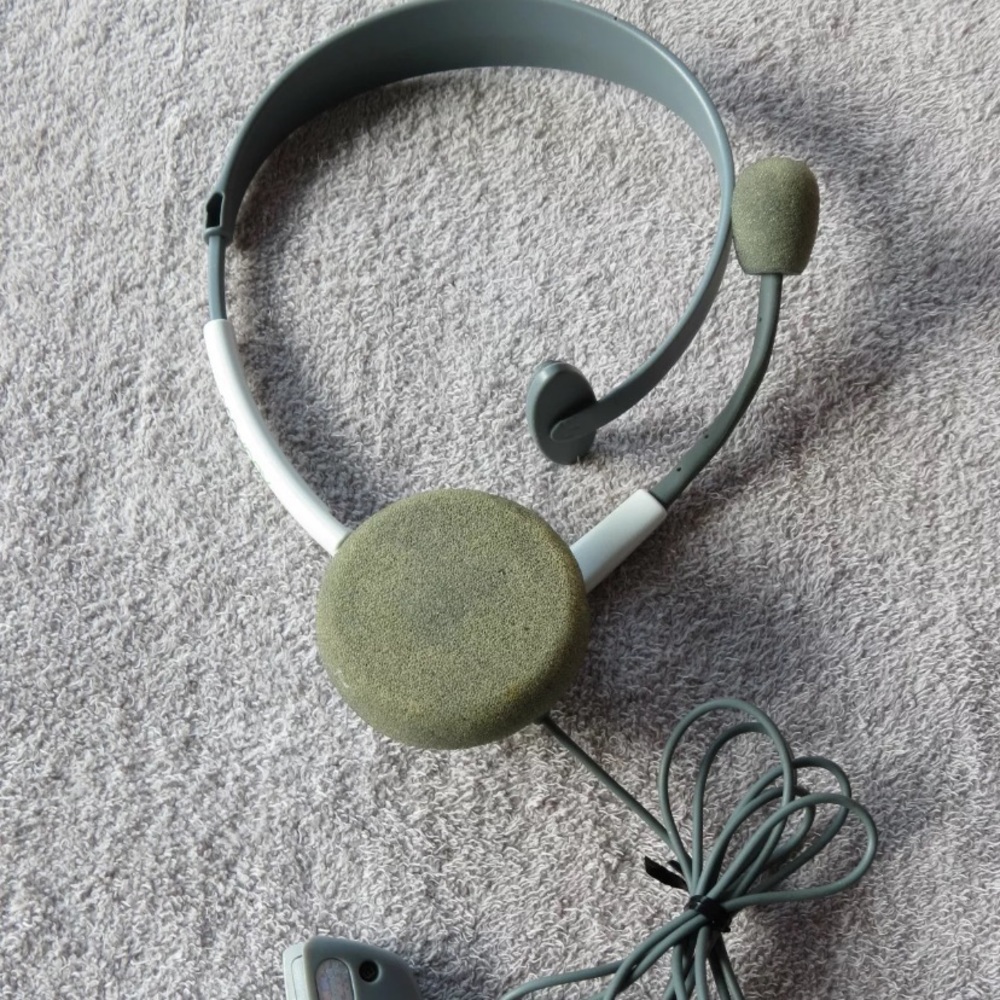 Microsoft Xbox 360 Gray Ear-Hook Headset